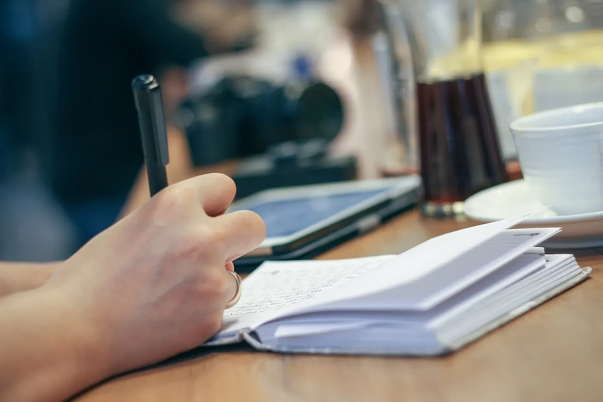 How to Build a Daily Journaling Habit: A 30-Day Beginner's Plan